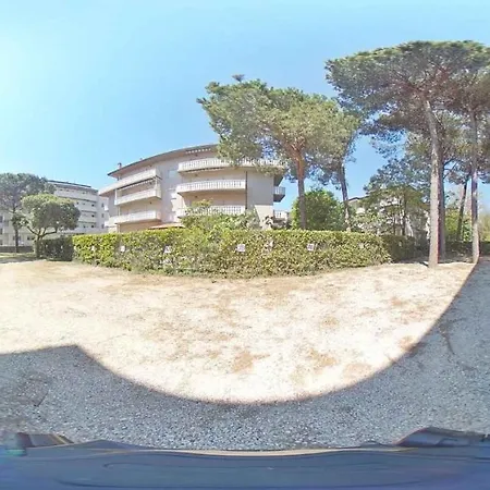 Apartments In Lignano Sabbiadoro 42734 アパート *